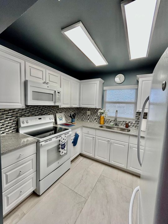 В аренду: $2,300 (2 спален, 2 ванн, 1186 Квадратных фут)