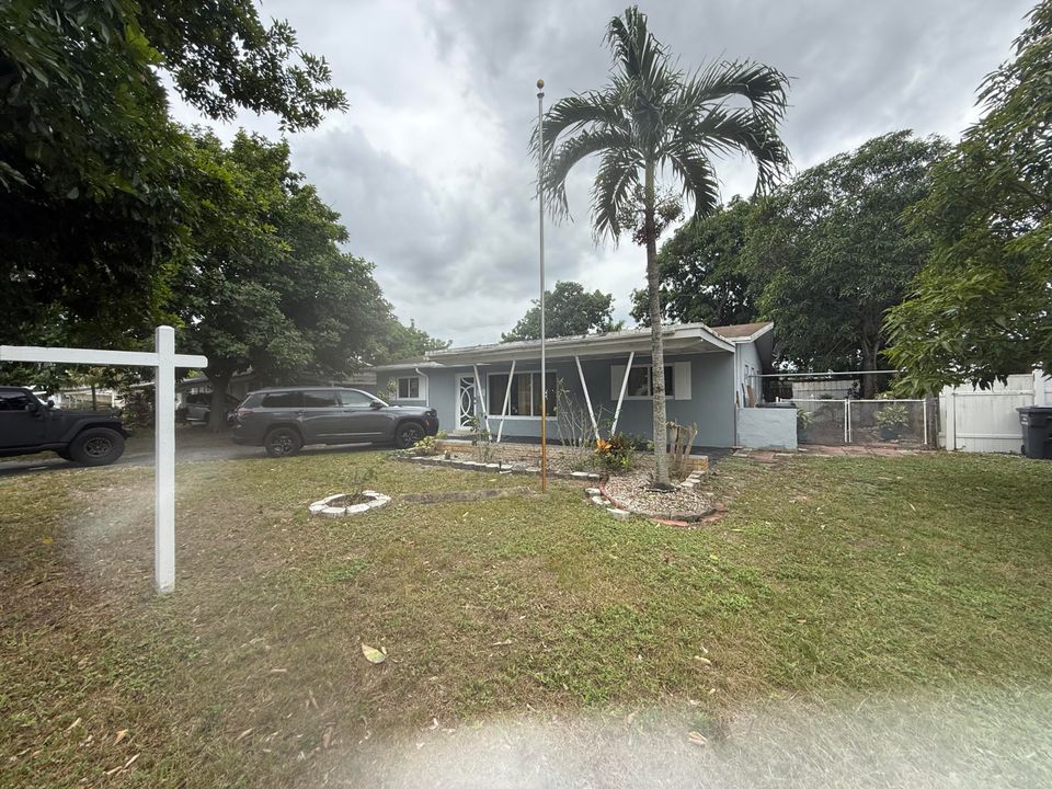 For Rent: $1,000 (3 beds, 2 baths, 1362 Square Feet)