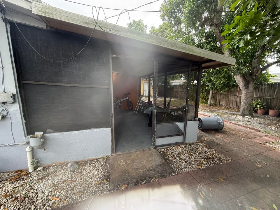 For Rent: $1,000 (3 beds, 2 baths, 1362 Square Feet)