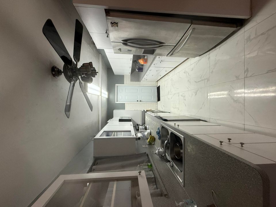 For Rent: $1,000 (3 beds, 2 baths, 1362 Square Feet)