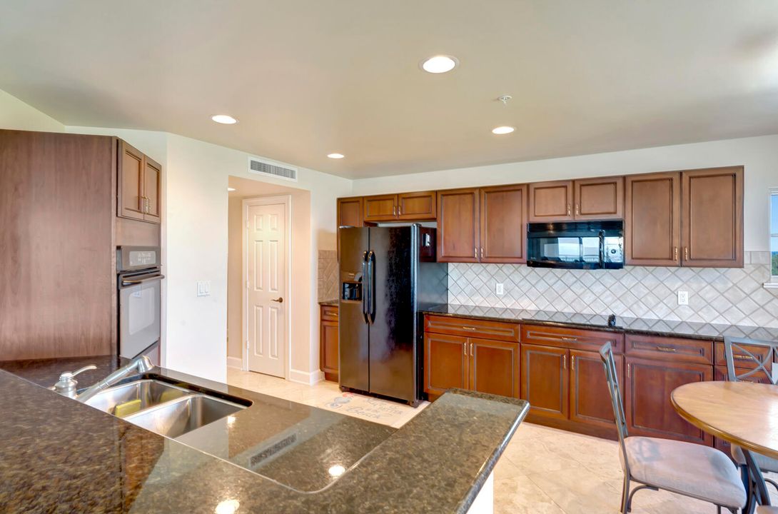 待售: $1,259,900 (3 贝兹, 3 浴室, 2759 平方英尺)