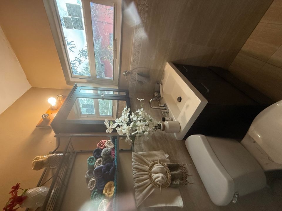 For Rent: $1,000 (3 beds, 2 baths, 1362 Square Feet)