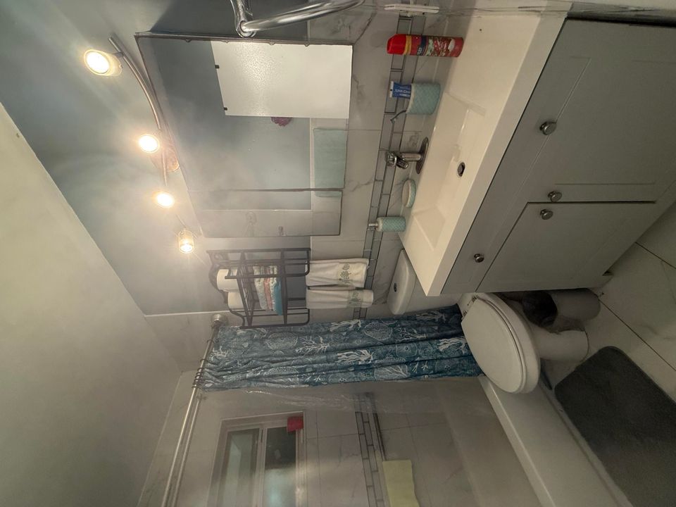 For Rent: $1,000 (3 beds, 2 baths, 1362 Square Feet)