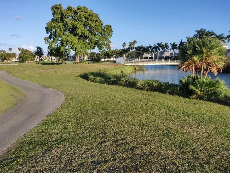 Activo con contrato: $2,300 (2 camas, 2 baños, 1002 Pies cuadrados)