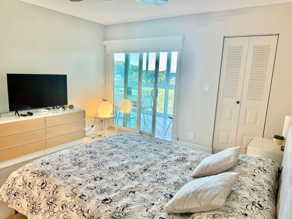 Activo con contrato: $2,300 (2 camas, 2 baños, 1002 Pies cuadrados)