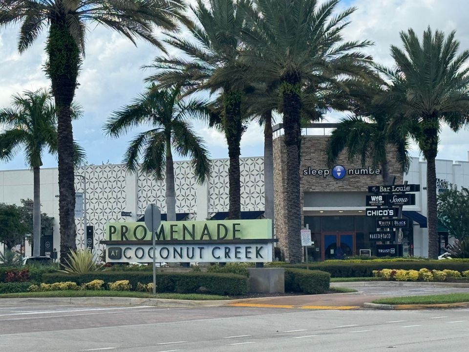 Activo con contrato: $2,300 (2 camas, 2 baños, 1002 Pies cuadrados)