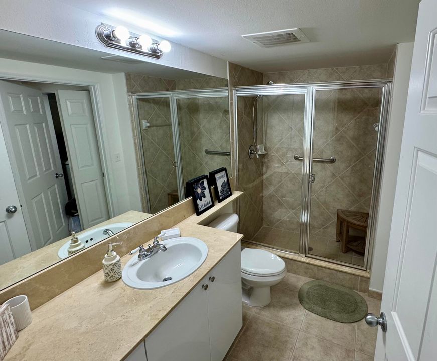 For Rent: $5,750 (2 beds, 2 baths, 1130 Square Feet)