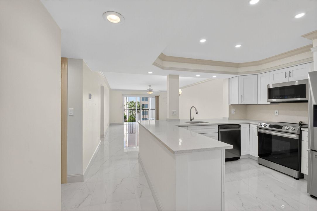 待售: $265,000 (2 贝兹, 2 浴室, 1070 平方英尺)