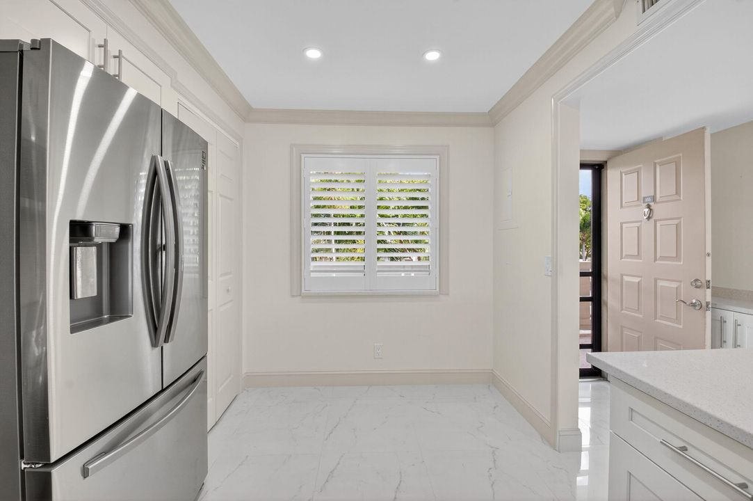 待售: $265,000 (2 贝兹, 2 浴室, 1070 平方英尺)