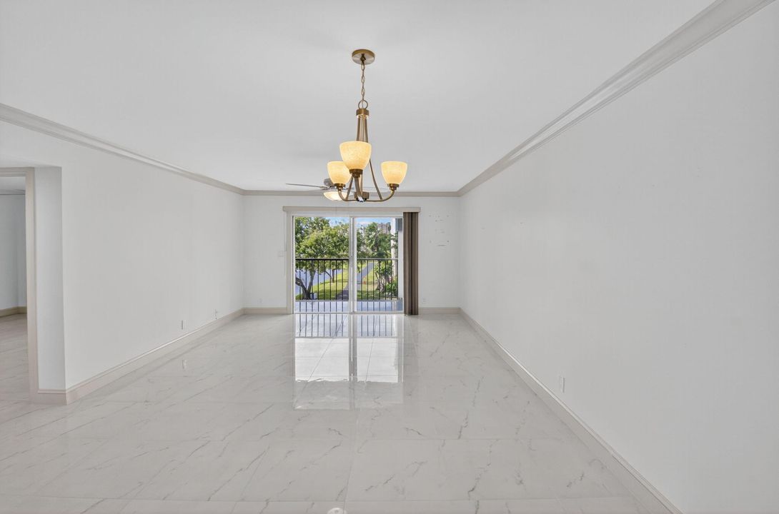 待售: $265,000 (2 贝兹, 2 浴室, 1070 平方英尺)