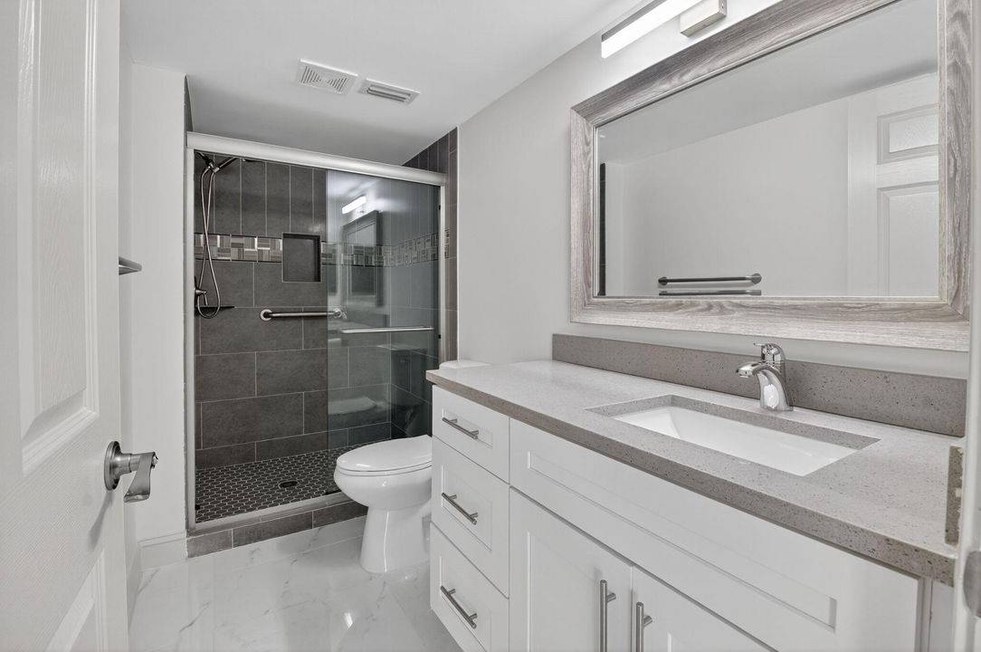 待售: $265,000 (2 贝兹, 2 浴室, 1070 平方英尺)