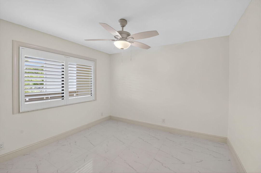 待售: $265,000 (2 贝兹, 2 浴室, 1070 平方英尺)