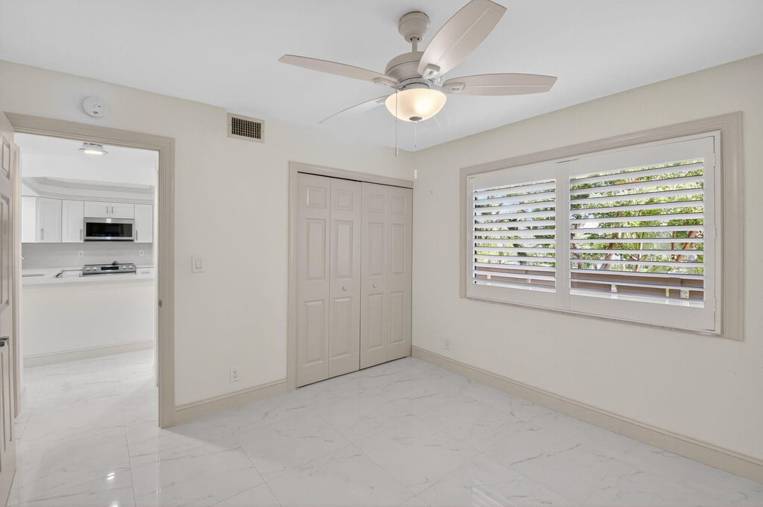 待售: $265,000 (2 贝兹, 2 浴室, 1070 平方英尺)