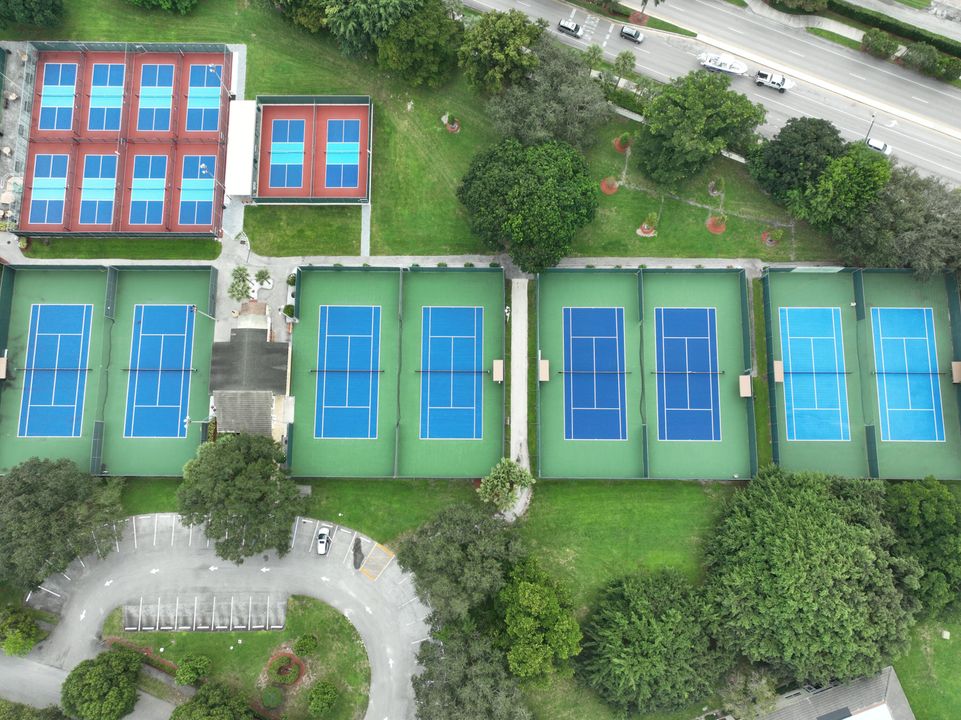 Activo con contrato: $2,300 (2 camas, 2 baños, 1002 Pies cuadrados)