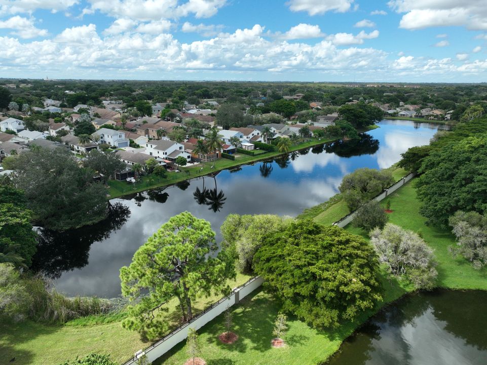 Activo con contrato: $2,300 (2 camas, 2 baños, 1002 Pies cuadrados)