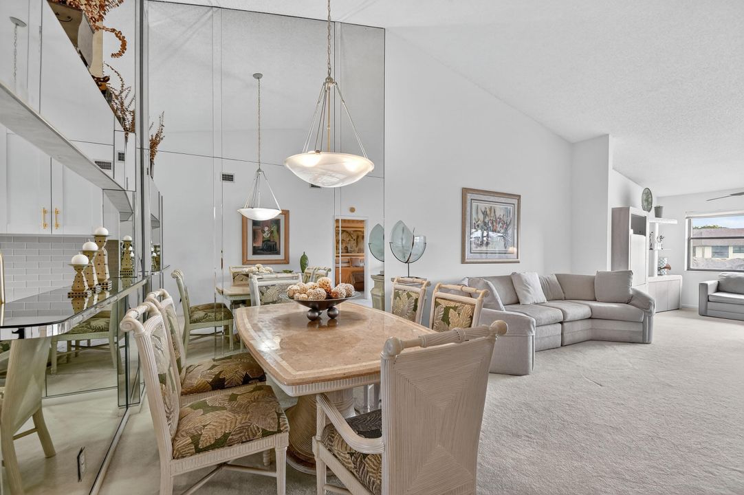 For Sale: $225,000 (2 beds, 2 baths, 1186 Square Feet)