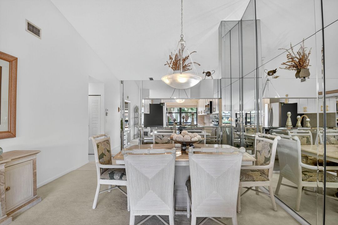 For Sale: $225,000 (2 beds, 2 baths, 1186 Square Feet)