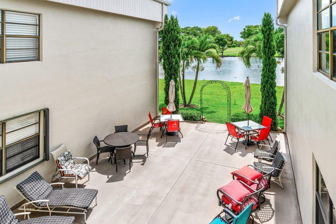 待售: $115,000 (2 贝兹, 2 浴室, 910 平方英尺)