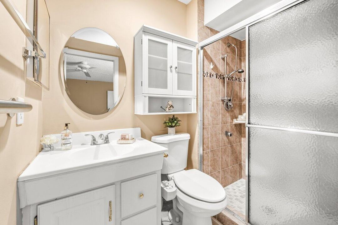 待售: $115,000 (2 贝兹, 2 浴室, 910 平方英尺)