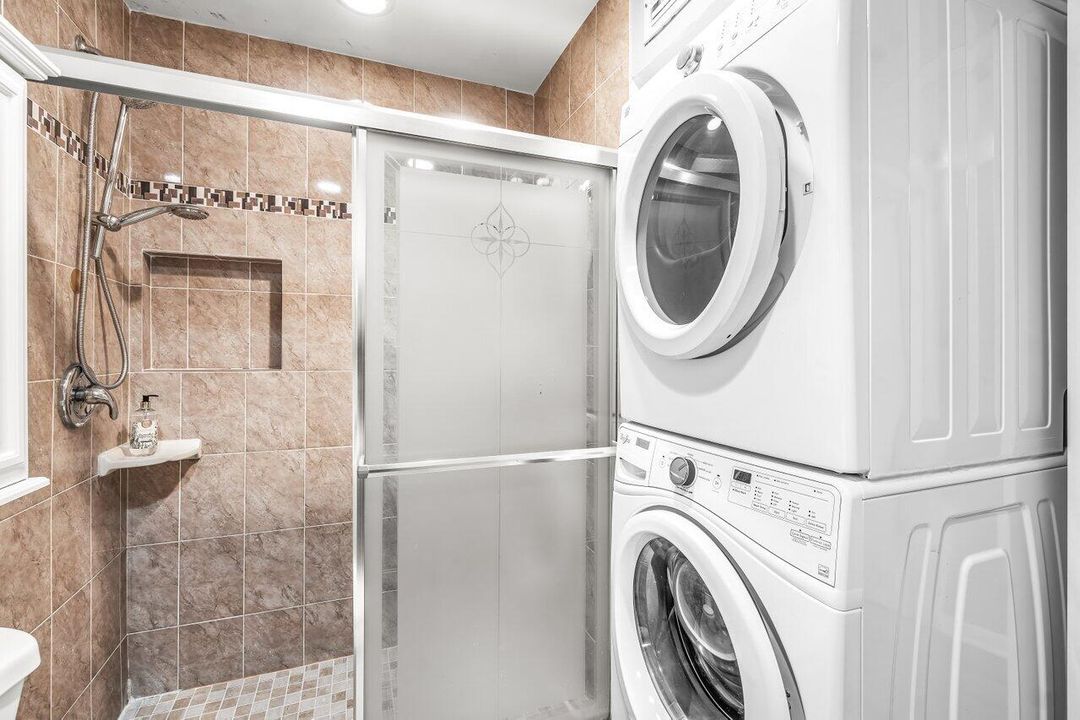 待售: $115,000 (2 贝兹, 2 浴室, 910 平方英尺)