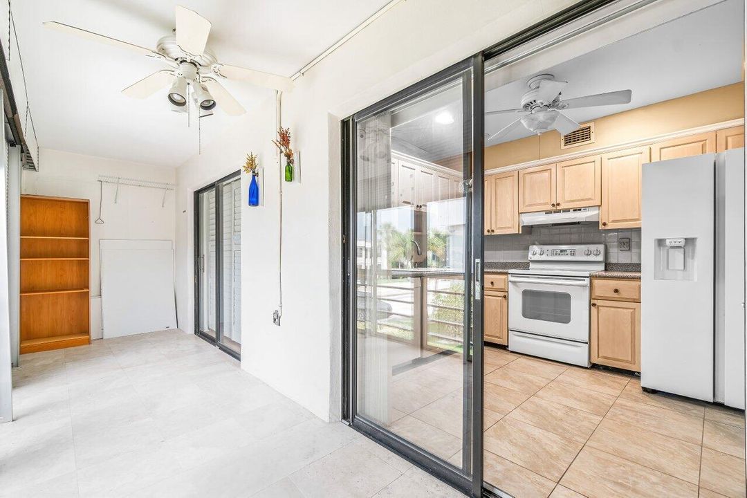 待售: $115,000 (2 贝兹, 2 浴室, 910 平方英尺)