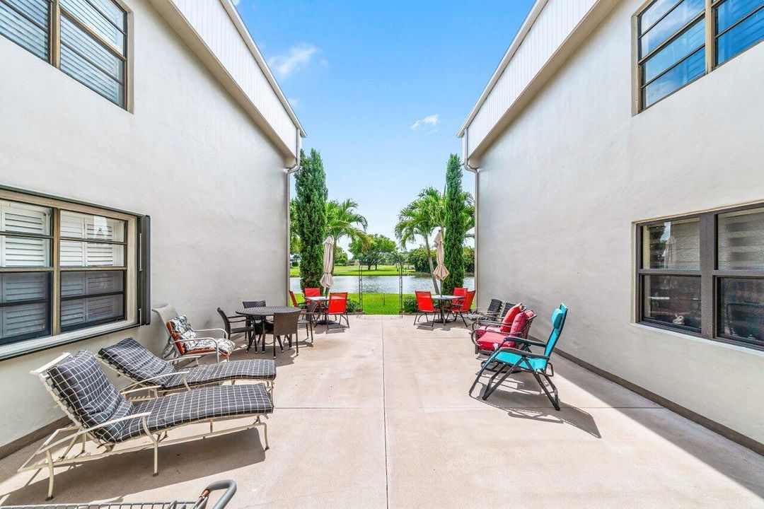 待售: $115,000 (2 贝兹, 2 浴室, 910 平方英尺)