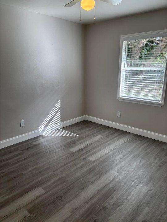 Activo con contrato: $325,000 (3 camas, 2 baños, 1106 Pies cuadrados)