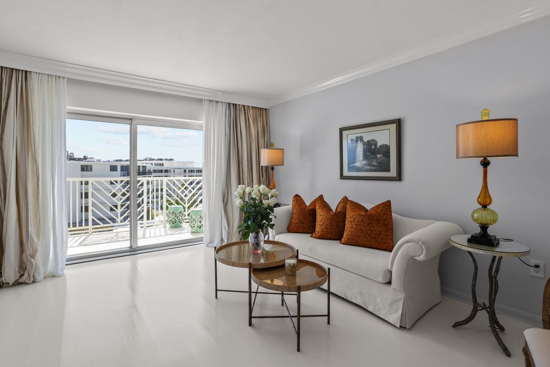 Active With Contract: $10,000 (1 beds, 1 baths, 868 Square Feet)