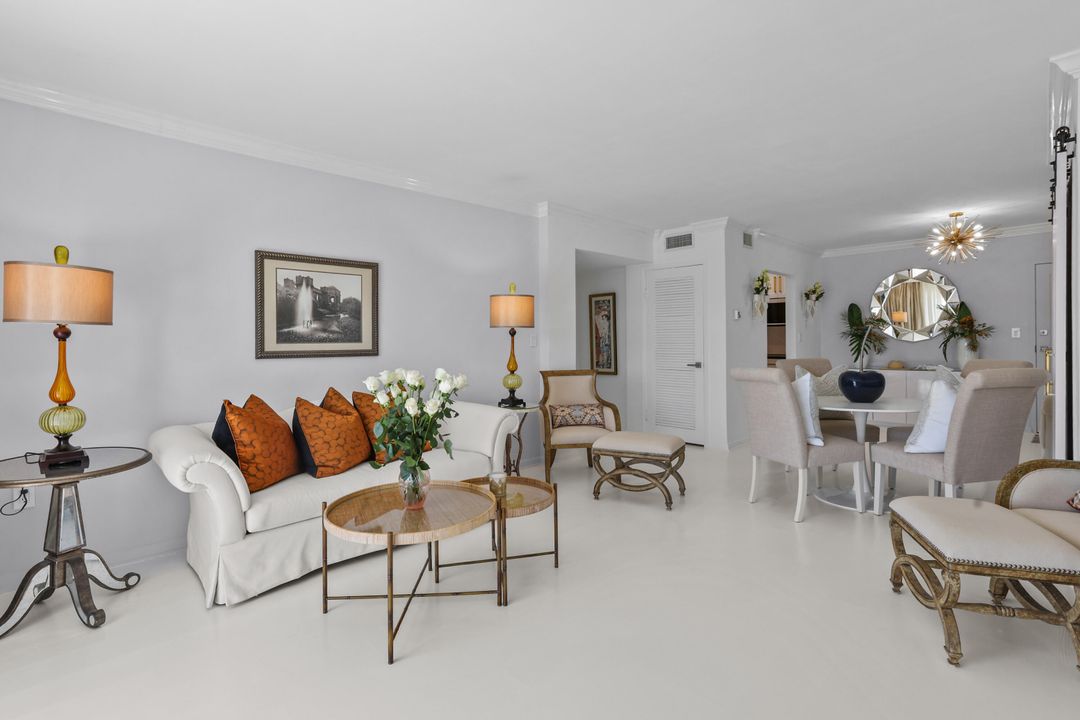 Active With Contract: $10,000 (1 beds, 1 baths, 868 Square Feet)