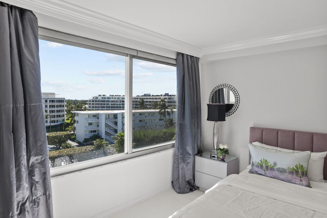 Active With Contract: $10,000 (1 beds, 1 baths, 868 Square Feet)