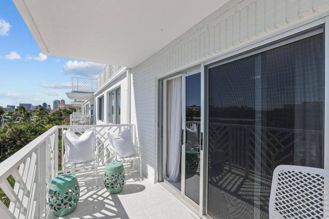 Active With Contract: $10,000 (1 beds, 1 baths, 868 Square Feet)