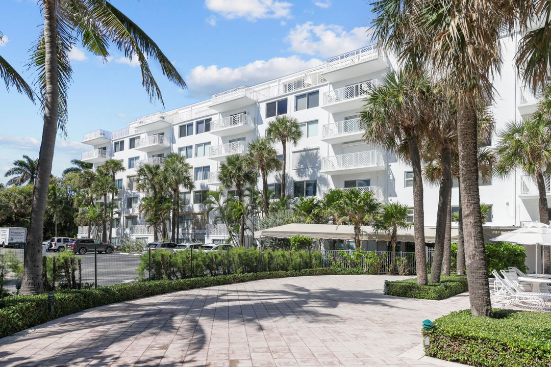 Active With Contract: $10,000 (1 beds, 1 baths, 868 Square Feet)