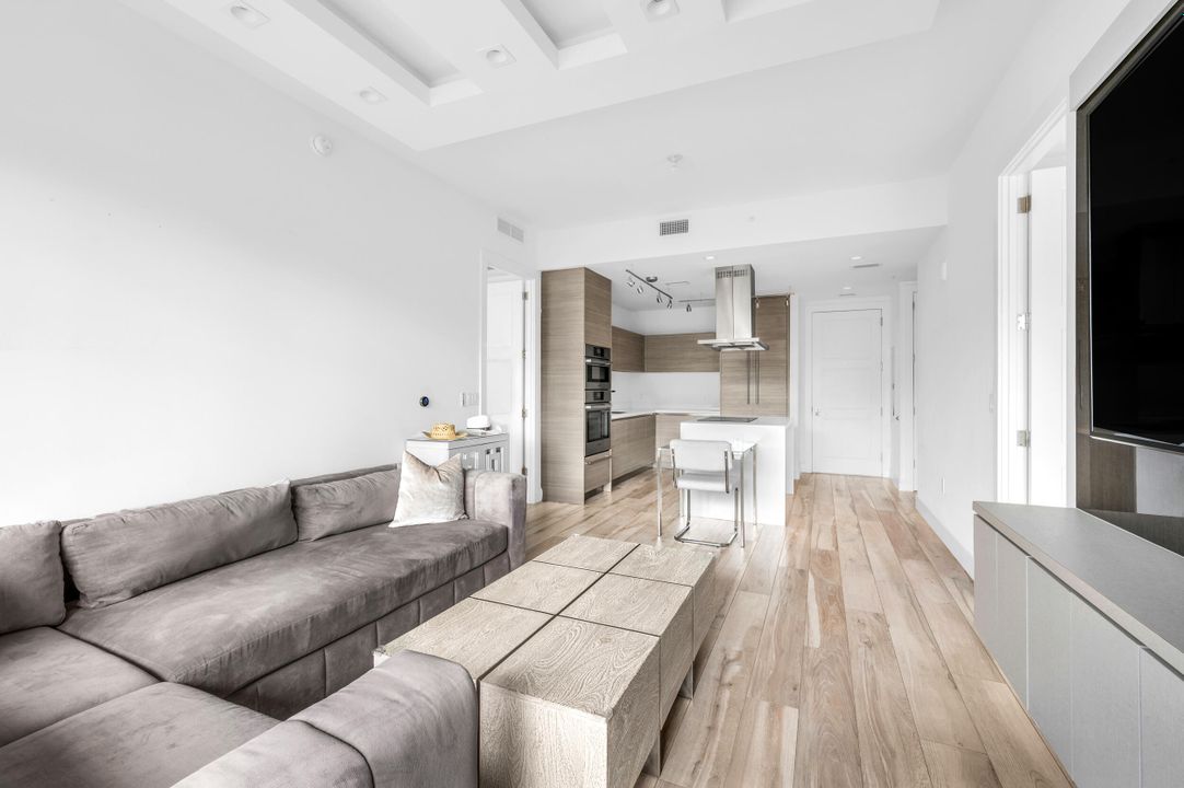 For Sale: $1,199,000 (2 beds, 2 baths, 1148 Square Feet)