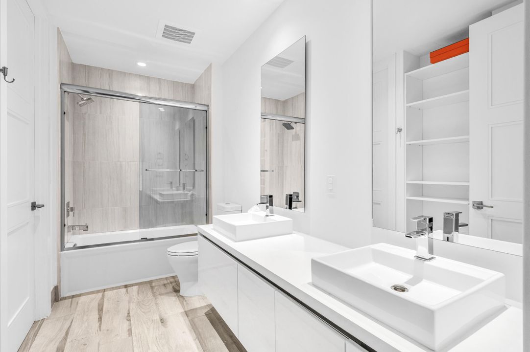 For Sale: $1,199,000 (2 beds, 2 baths, 1148 Square Feet)