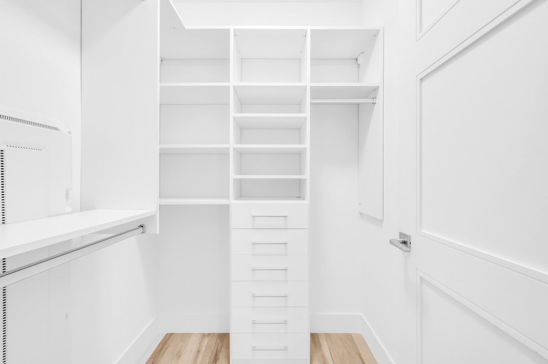 For Sale: $1,199,000 (2 beds, 2 baths, 1148 Square Feet)