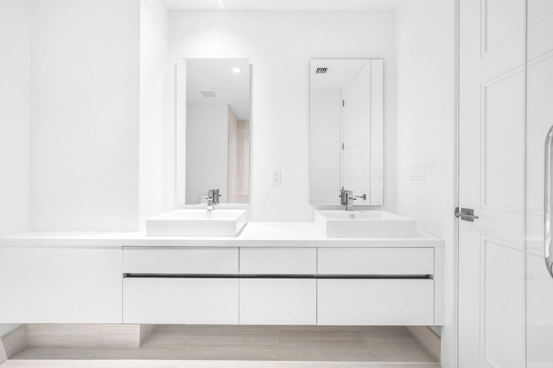 For Sale: $1,199,000 (2 beds, 2 baths, 1148 Square Feet)