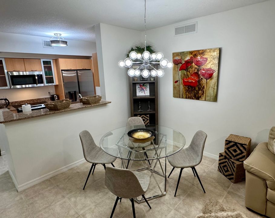 For Rent: $5,750 (2 beds, 2 baths, 1130 Square Feet)