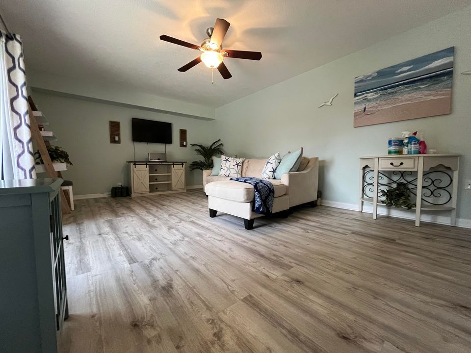 В аренду: $2,200 (2 спален, 2 ванн, 1236 Квадратных фут)