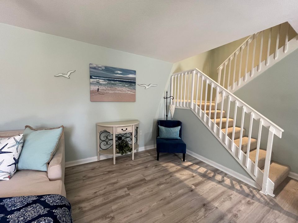 В аренду: $2,200 (2 спален, 2 ванн, 1236 Квадратных фут)