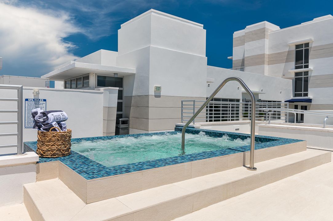 For Sale: $1,199,000 (2 beds, 2 baths, 1148 Square Feet)