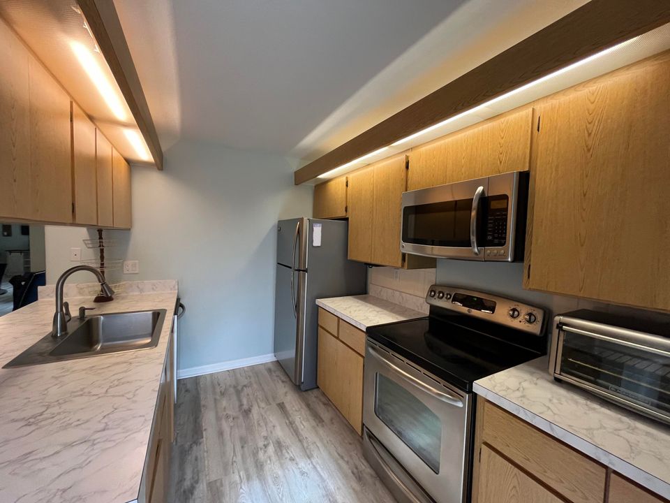 В аренду: $2,200 (2 спален, 2 ванн, 1236 Квадратных фут)