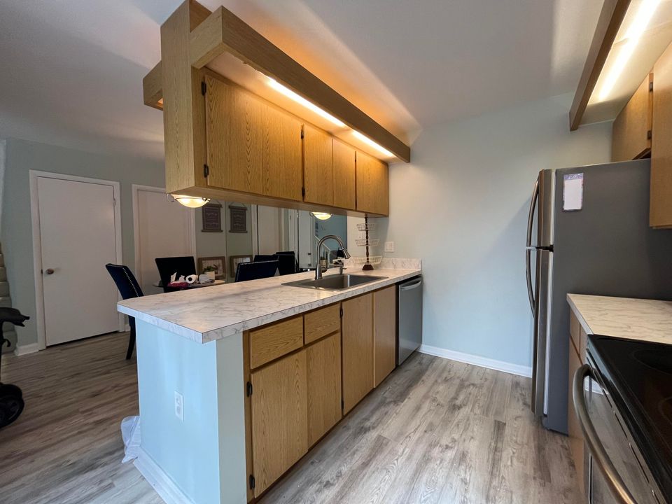 В аренду: $2,200 (2 спален, 2 ванн, 1236 Квадратных фут)