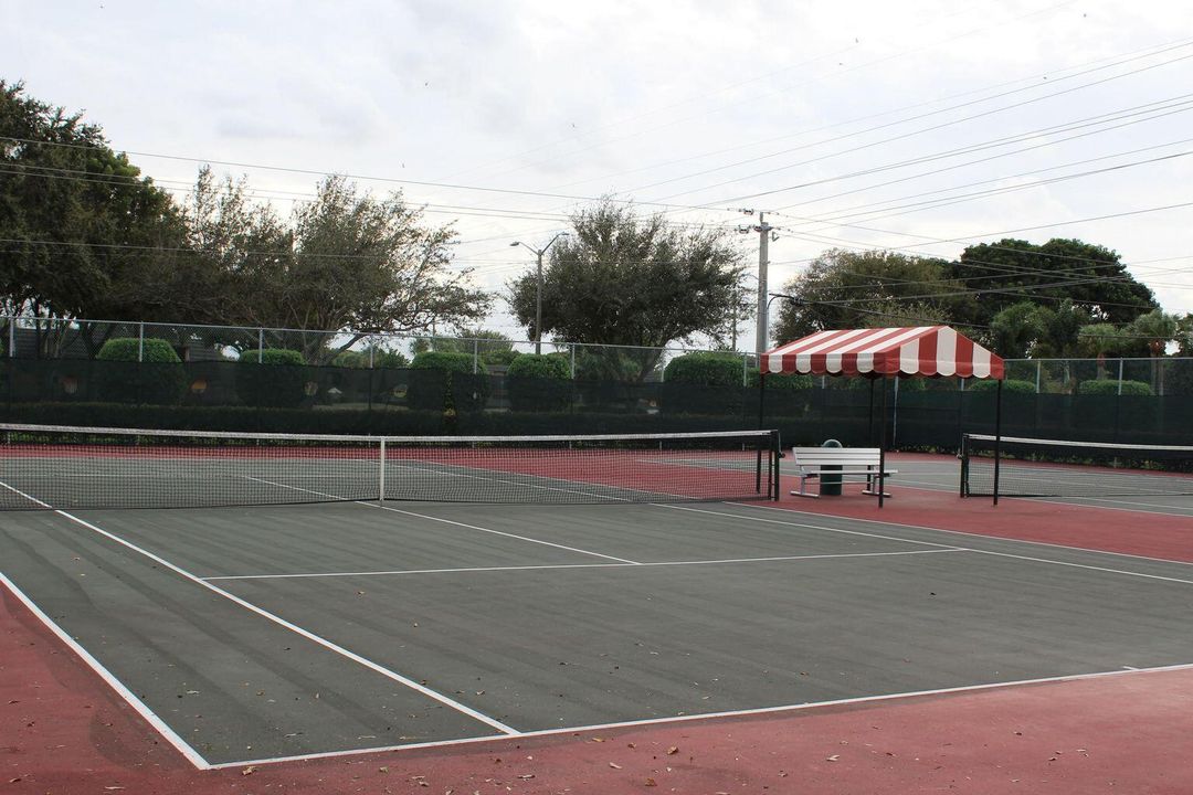 В аренду: $2,200 (2 спален, 2 ванн, 1236 Квадратных фут)