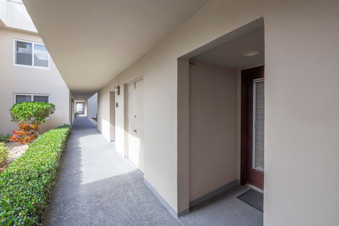 На продажу: $189,000 (2 спален, 2 ванн, 1040 Квадратных фут)