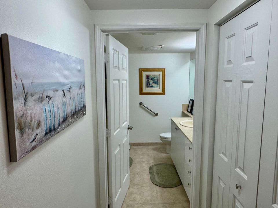 For Rent: $5,750 (2 beds, 2 baths, 1130 Square Feet)