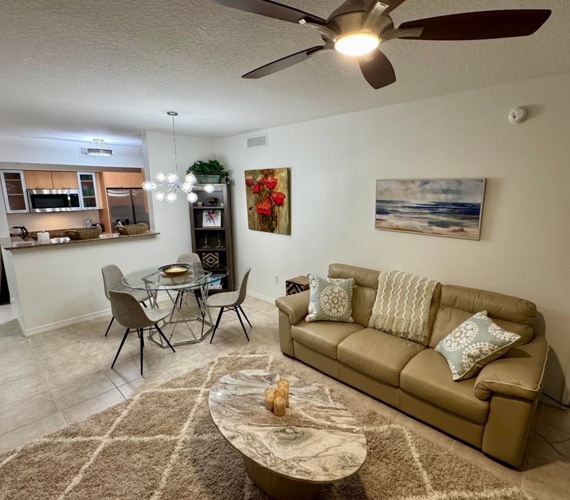 For Rent: $5,750 (2 beds, 2 baths, 1130 Square Feet)