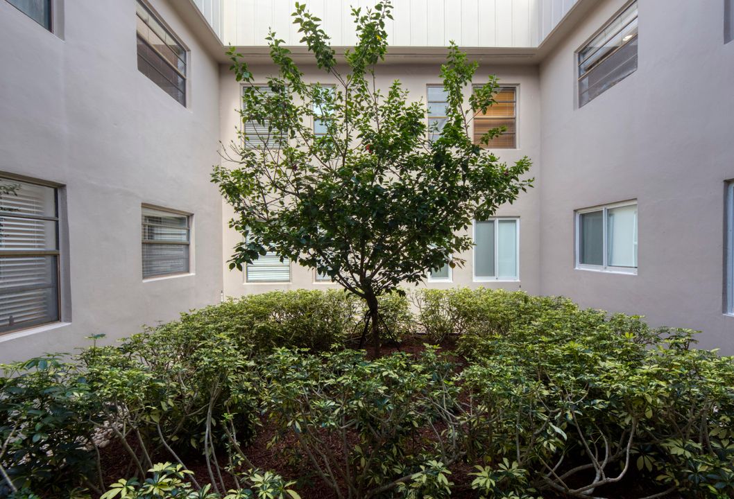 На продажу: $189,000 (2 спален, 2 ванн, 1040 Квадратных фут)