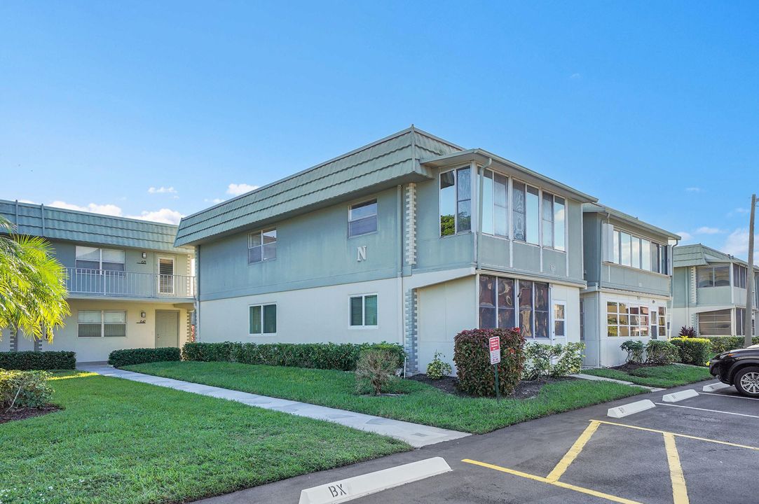 For Rent: $1,700 (1 beds, 1 baths, 720 Square Feet)