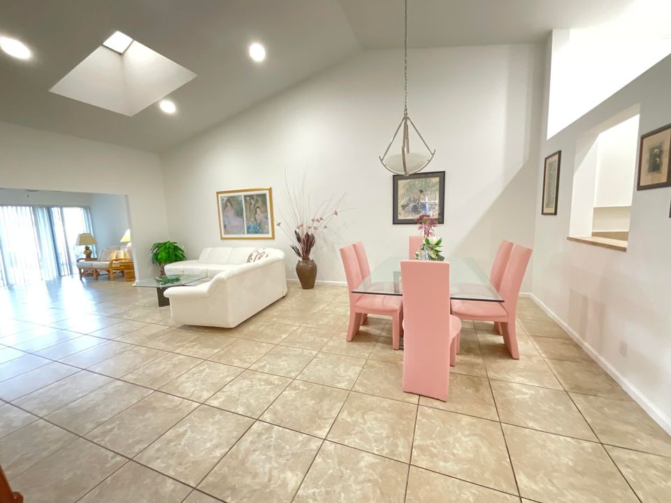 For Rent: $4,500 (3 beds, 2 baths, 1658 Square Feet)