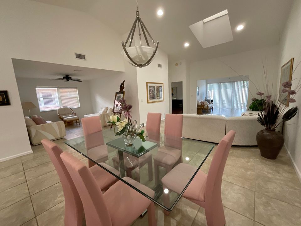 For Rent: $4,500 (3 beds, 2 baths, 1658 Square Feet)